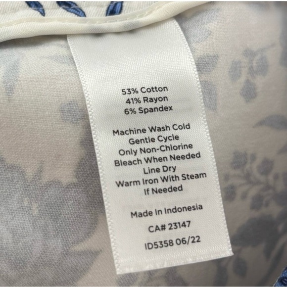 NWT Talbots Chatham Ankle Pants Blue Floral Print Stretch Size 12 Cotton Blend - Picture 8 of 9